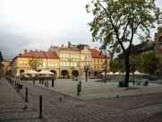 Plac ZWM na starych zdjęciach: Od katastrofy budowlanej do nowego oblicza bielskiego Rynku