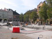 Plac ZWM na starych zdjęciach: Od katastrofy budowlanej do nowego oblicza bielskiego Rynku