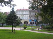 Plac ZWM na starych zdjęciach: Od katastrofy budowlanej do nowego oblicza bielskiego Rynku