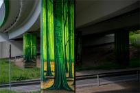 Las pod estakadą, król na ścianie i przystanek z duszą – muralowy przewodnik po Bielsku Las pod estakadą, król na ścianie i przystanek z duszą – muralowy przewodnik po Bielsku