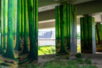 Las pod estakadą, król na ścianie i przystanek z duszą – muralowy przewodnik po Bielsku Las pod estakadą, król na ścianie i przystanek z duszą – muralowy przewodnik po Bielsku