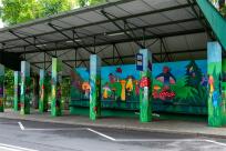Las pod estakadą, król na ścianie i przystanek z duszą – muralowy przewodnik po Bielsku Las pod estakadą, król na ścianie i przystanek z duszą – muralowy przewodnik po Bielsku