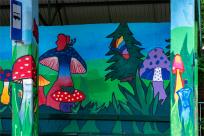 Las pod estakadą, król na ścianie i przystanek z duszą – muralowy przewodnik po Bielsku Las pod estakadą, król na ścianie i przystanek z duszą – muralowy przewodnik po Bielsku