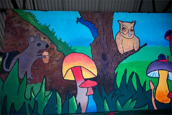 Las pod estakadą, król na ścianie i przystanek z duszą – muralowy przewodnik po Bielsku Las pod estakadą, król na ścianie i przystanek z duszą – muralowy przewodnik po Bielsku