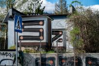 Las pod estakadą, król na ścianie i przystanek z duszą – muralowy przewodnik po Bielsku Las pod estakadą, król na ścianie i przystanek z duszą – muralowy przewodnik po Bielsku