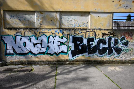 Las pod estakadą, król na ścianie i przystanek z duszą – muralowy przewodnik po Bielsku Las pod estakadą, król na ścianie i przystanek z duszą – muralowy przewodnik po Bielsku