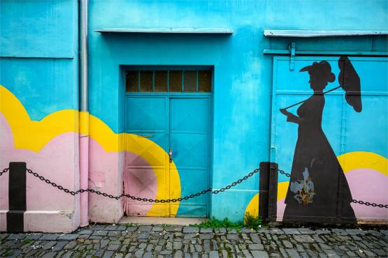 Las pod estakadą, król na ścianie i przystanek z duszą – muralowy przewodnik po Bielsku Las pod estakadą, król na ścianie i przystanek z duszą – muralowy przewodnik po Bielsku