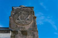 Cmentarze Żydowskie: Kamienne Świadectwa Historii i Pamięci