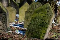 Cmentarze Żydowskie: Kamienne Świadectwa Historii i Pamięci