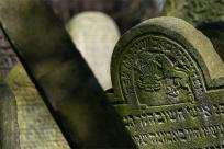 Cmentarze Żydowskie: Kamienne Świadectwa Historii i Pamięci