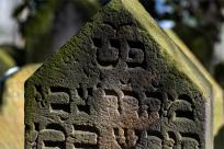 Cmentarze Żydowskie: Kamienne Świadectwa Historii i Pamięci