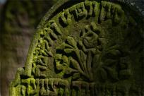 Cmentarze Żydowskie: Kamienne Świadectwa Historii i Pamięci