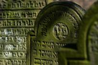 Cmentarze Żydowskie: Kamienne Świadectwa Historii i Pamięci