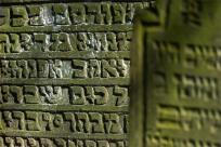 Cmentarze Żydowskie: Kamienne Świadectwa Historii i Pamięci