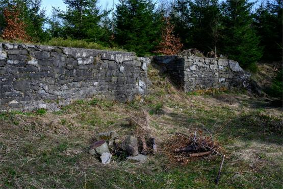 Beskid Śląski: Tajemnicze Ruiny Schroniska „Magura – Kąpielisko”