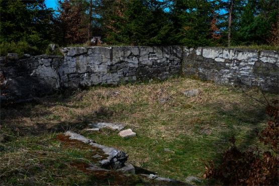 Beskid Śląski: Tajemnicze Ruiny Schroniska „Magura – Kąpielisko”