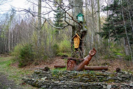 Beskid Śląski: Tajemnicze Ruiny Schroniska „Magura – Kąpielisko”