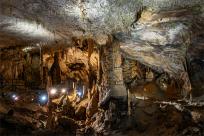 Jaskinia Postojna: Podziemne Królestwo Słowenii, Które Cię Zachwyci!