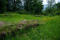 Zamek Wołek: Opowieść o Zapomnianej Twierdzy i Ciemnej Stronie Beskidu Małego