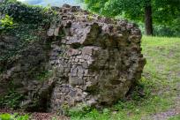 Zamek Wołek: Opowieść o Zapomnianej Twierdzy i Ciemnej Stronie Beskidu Małego