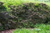 Zamek Wołek: Opowieść o Zapomnianej Twierdzy i Ciemnej Stronie Beskidu Małego