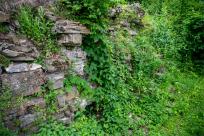 Zamek Wołek: Opowieść o Zapomnianej Twierdzy i Ciemnej Stronie Beskidu Małego