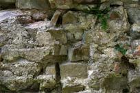 Zamek Wołek: Opowieść o Zapomnianej Twierdzy i Ciemnej Stronie Beskidu Małego