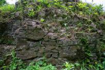 Zamek Wołek: Opowieść o Zapomnianej Twierdzy i Ciemnej Stronie Beskidu Małego