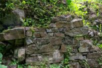 Zamek Wołek: Opowieść o Zapomnianej Twierdzy i Ciemnej Stronie Beskidu Małego