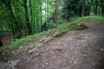 Zamek Wołek: Opowieść o Zapomnianej Twierdzy i Ciemnej Stronie Beskidu Małego