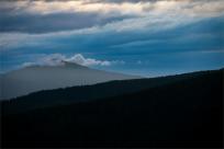 Strażnicy Beskidzkiej Puszczy: Kapliczki, demony i ryki jeleni