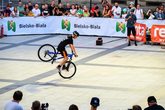 Happy Bike Beskidy 2024: Triki, skoki i muzyka