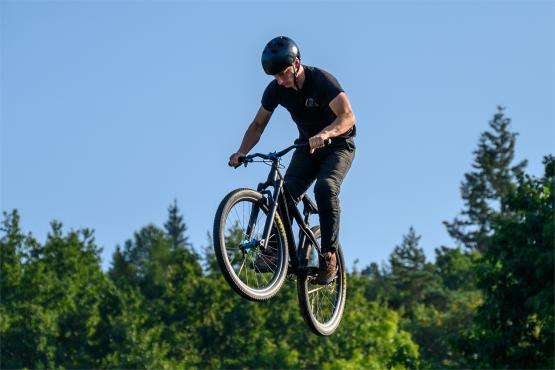 Happy Bike Beskidy 2024: Triki, skoki i muzyka