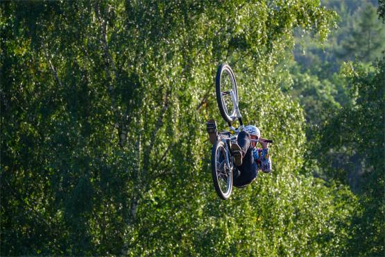 Happy Bike Beskidy 2024: Triki, skoki i muzyka