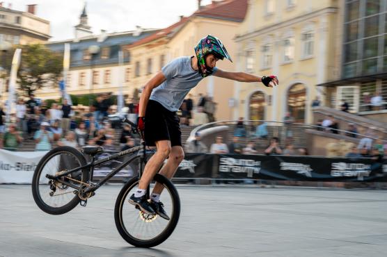 Piąte urodziny Happy Bike Beskidy – pierwszy dzień pełen ognia i rowerowej akrobatyki