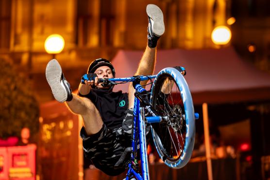 Piąte urodziny Happy Bike Beskidy – pierwszy dzień pełen ognia i rowerowej akrobatyki