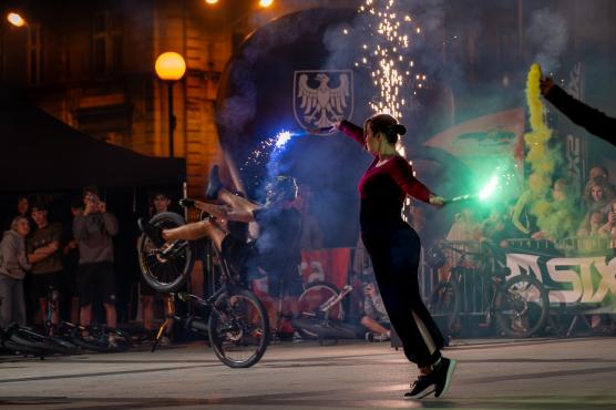 Piąte urodziny Happy Bike Beskidy – pierwszy dzień pełen ognia i rowerowej akrobatyki