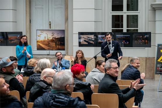 XI FotoArtFestival w Bielsku-Białej, dwadzieścia lat fotografii, która nie mówi wprost