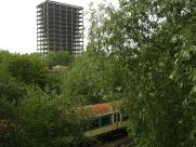 Bielski Szkieletor: Historia niezrealizowanych marzeń i symbol epoki